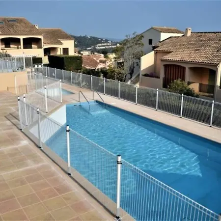 Apartment Piscine Et Vue Mer. Cavalaire-sur-Mer